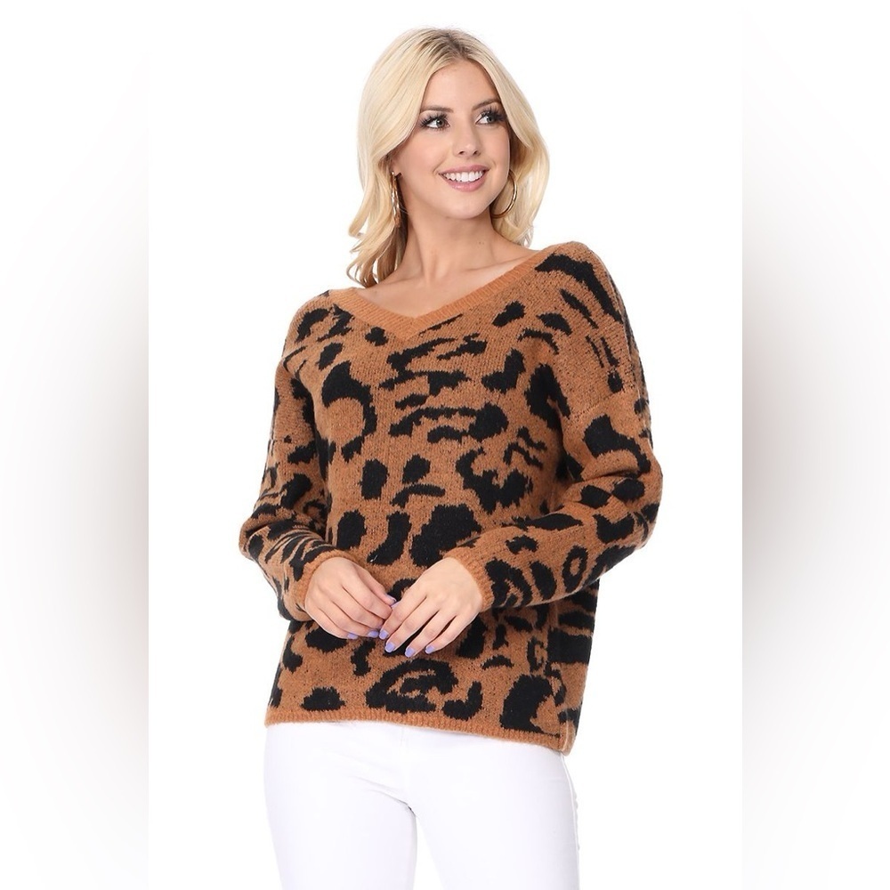 NWT Ye Mak Leopard Sweater